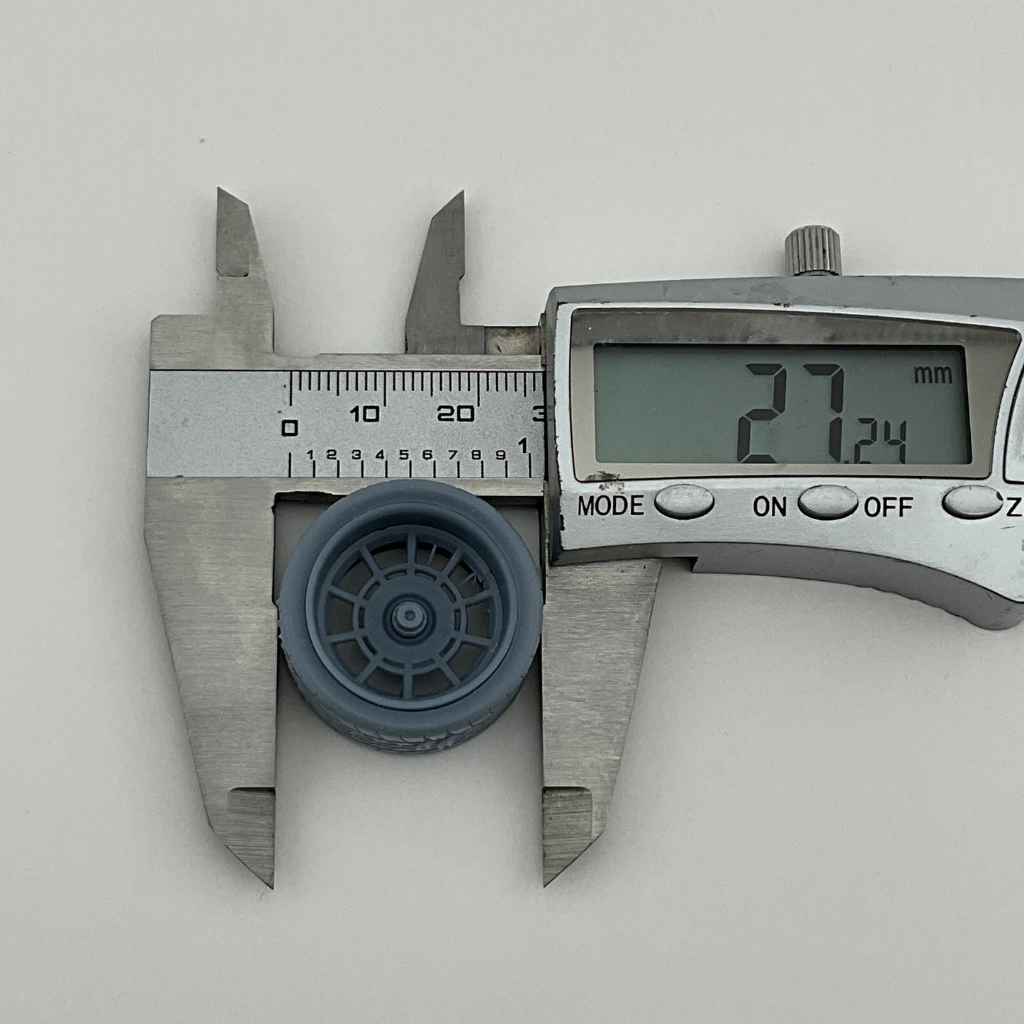 1/24 Buick GNSX wheels and tires 19 inch front 20 rear