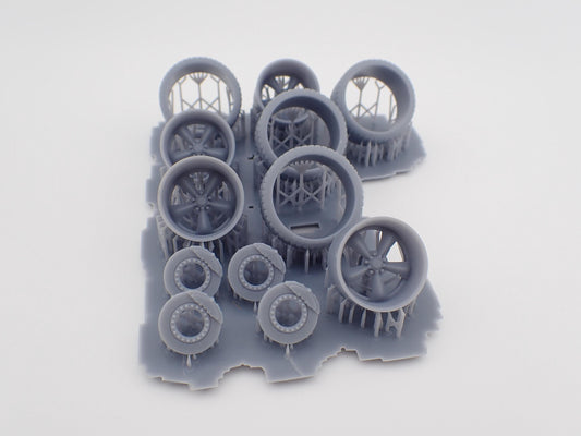 Torq Thrust Wheels and Tires 2 variations 1/24 1/25