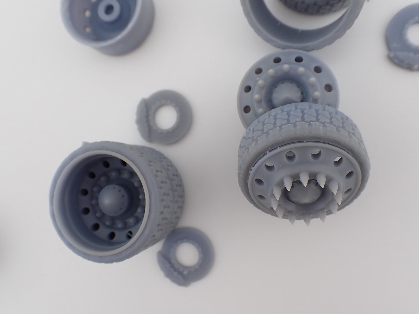 Semi wheels with Low Profile tires 3D printed Dually