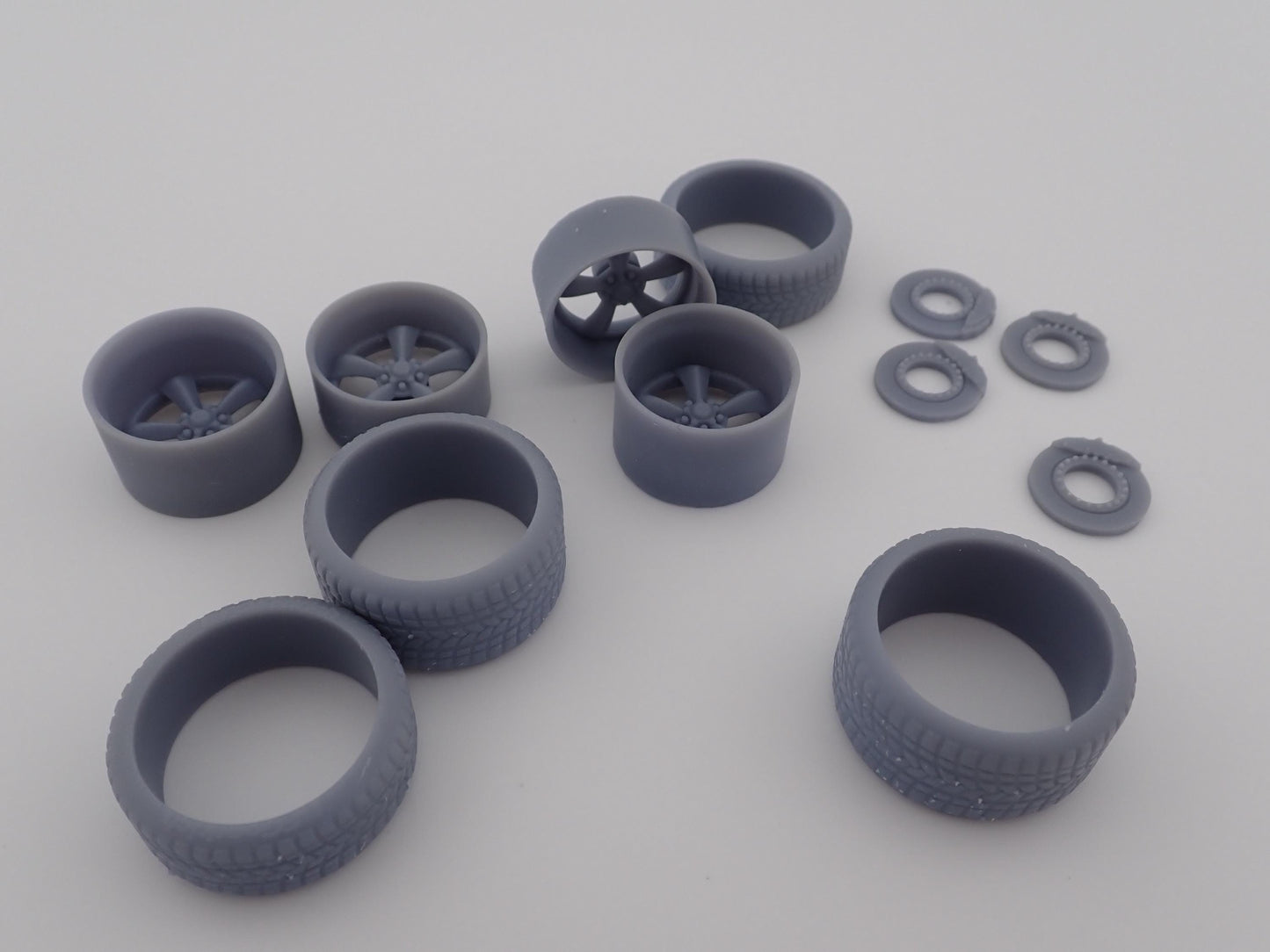 Torq Thrust Wheels and Tires 2 variations 1/24 1/25