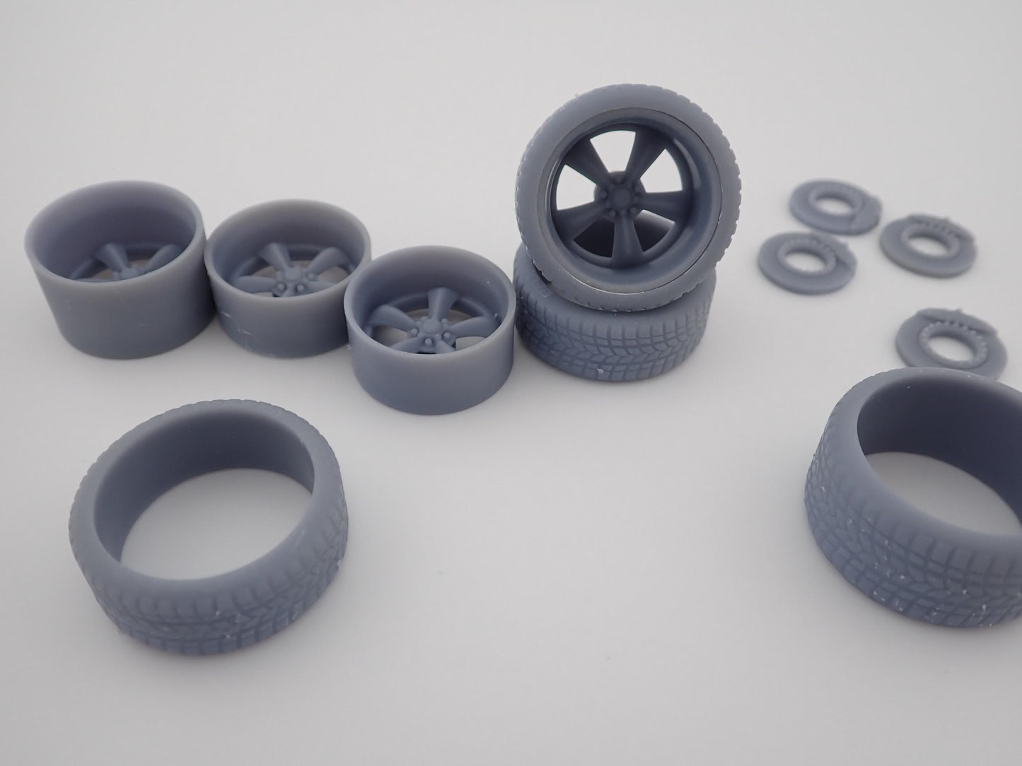 Torq Thrust Wheels and Tires 2 variations 1/24 1/25